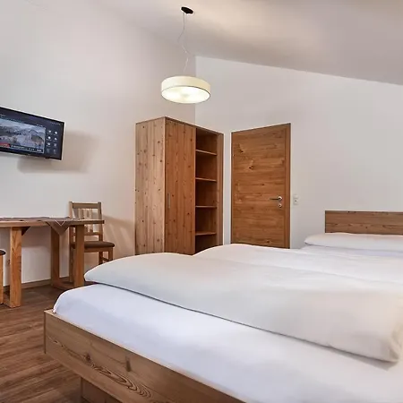 Ransburggut Farm stay *